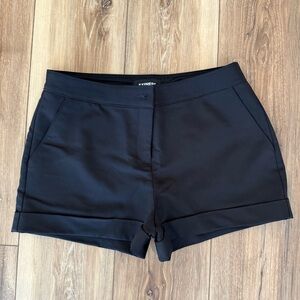 Express Mid-Rise Cuffed Shorts – Black Size 8